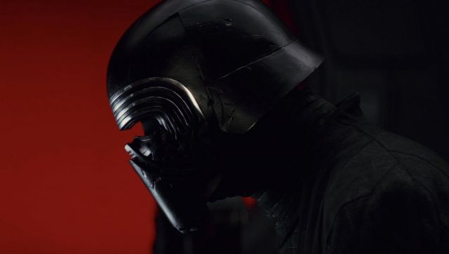 Le casque de Kylo Ren (Adam Driver) dans Star Wars 8 : Les derniers Jedi