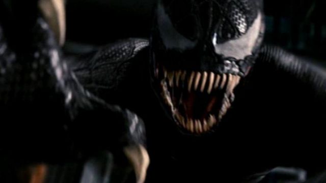 Costume noir porté par Eddie Brock / Venom (Tom Hardy) comme on le voit dans le Venin
