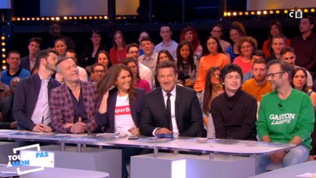 Le t-shirt Superbe de Valérie Benaïm dans #TPMP Touche pas à mon poste du 03/04/2018