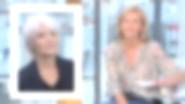 The blouse with flowers by Claire Chazal in free Entry to the 22/04/2018