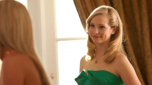 Caroline Forbes Straight Hair