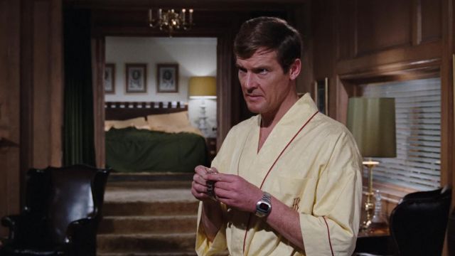 The watch Pulsar Led James Bond (Roger Moore) in Live and let die