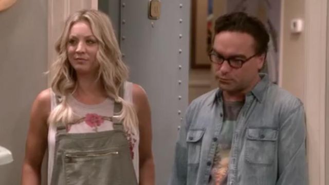 The ladies Penny (Kaley Cuoco) in The Big Bang Theory