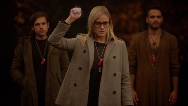 Glasses of view of Alice Quinn (Olivia Taylor Dudley) in The Magicians