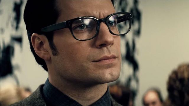 Batman vs Superman: Henry Cavill shows first look at Clark Kent - but with  no specs - Mirror Online