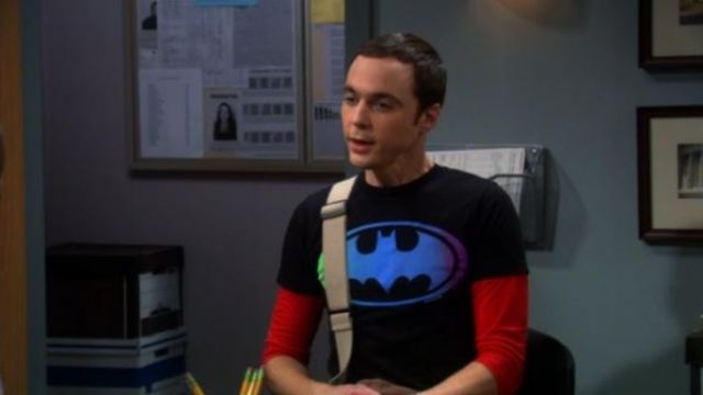The Batman t-Shirt Sheldon Cooper in The Big Bang Theory | Spotern