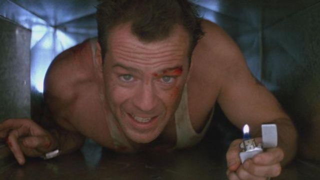 The lighter Zippo lighter metal John McClane (Bruce Willis) in Die Hard 1 : Piège de Cristal