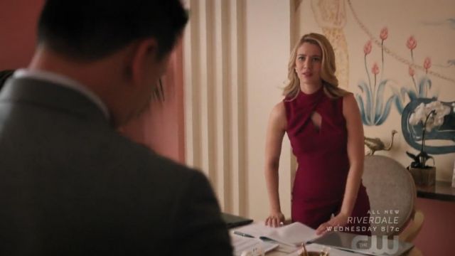 The red jumpsuit seen on Petra Solano (Yael Grobglas) in Jane The Virgin S04E08