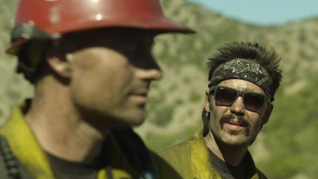 Les lunettes de soleil Ray-Ban portées par Chris MacKenzie (Taylor Kitsch) dans le film Line of Fire