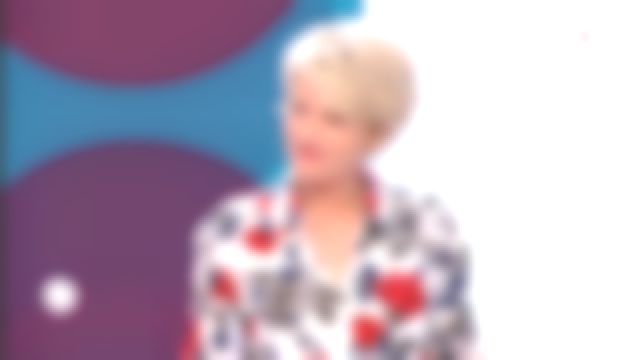 La camisa floral de Sophie Davant en el programa C'est au del 11/04/2018