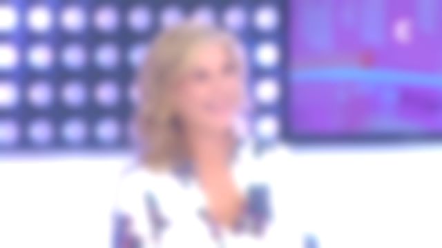 La camiseta floral de Michèle Laroque en el programa C'est au del 10/01/2018