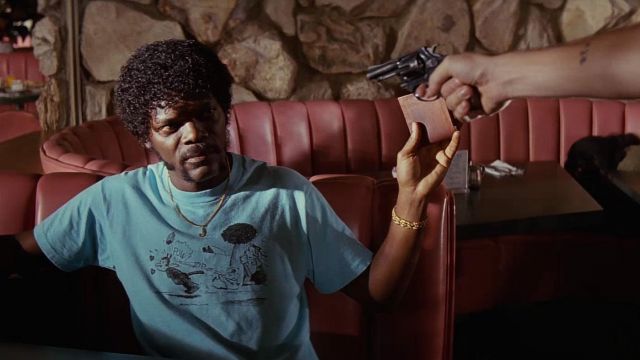 Jules in Pulp Fiction hands over wallet