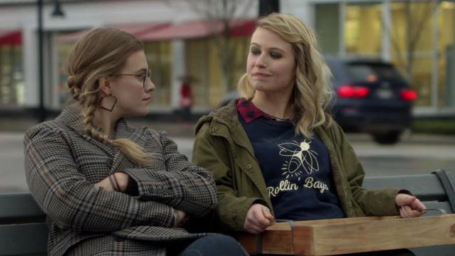 Rollin' Bayou tee shirt worn by Alice / Tilly (Rose Reynolds) as seen in Once Upon A Time S07E16