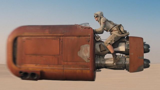 Les lunettes goggles de conduite de speeder de Rey (Daisy Ridley) dans Star Wars VII : Le réveil de la force