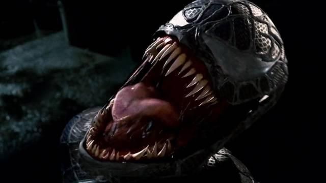 Latex mask of Ve­nom / Eddie Brock (Tom Hardy) as seen in Ve­nom