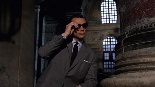 Gafas de sol 'Consul' de Oliver Goldsmith usadas por James Bond (Sean Connery) como se ve en From Russia with Love