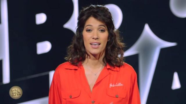 The red shirt Gabrielle in Laurie Cholewa in Tchi tcha of the 01/05/2018