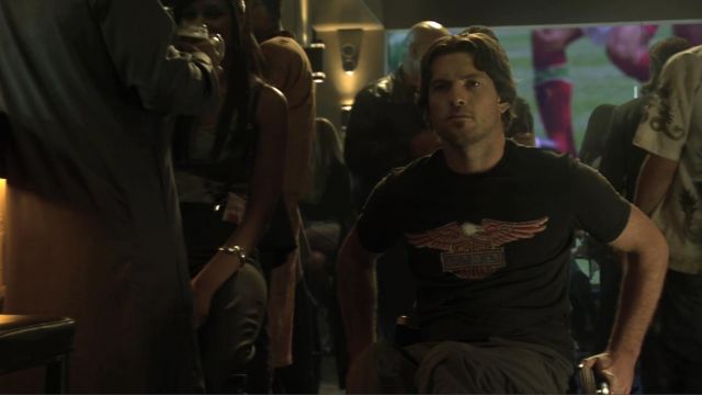 The black t-shirt Harley Davidson of Jake Sully (Sam Worthington) in Avatar