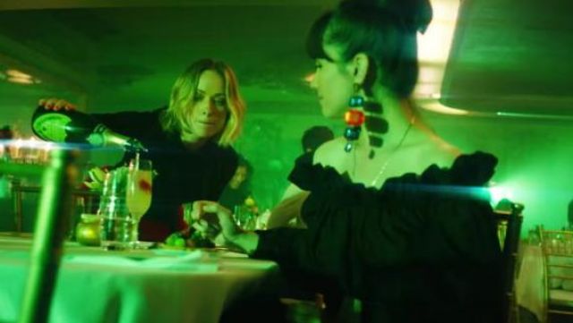 the bottle of Dom Perignon champagne in the video Nice For What Drake