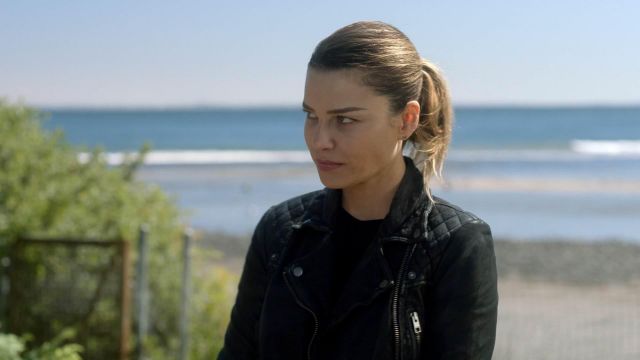 The leather jacket, AllSaints of Chloe Decker (Lauren German) in Lucifer S03E07