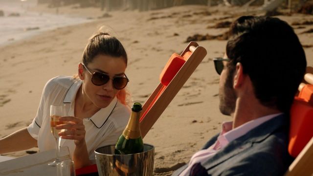 Sunglasses Chloe Decker (Lauren German) in Lucifer S03E12