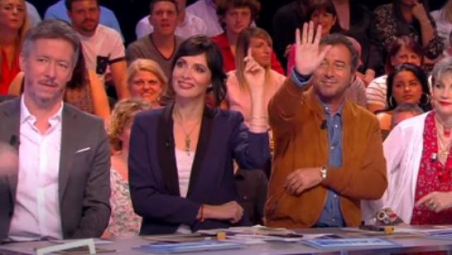 Jacket blazer navy black collar of Géraldine Maillet in #TPMP't Touch my post of the 07/05/2018