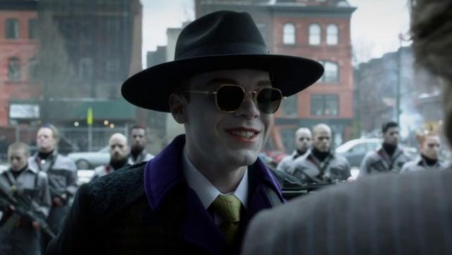 The sunglasses of Jeremiah Valeska (Cameron Monaghan) in Gotham S04E21
