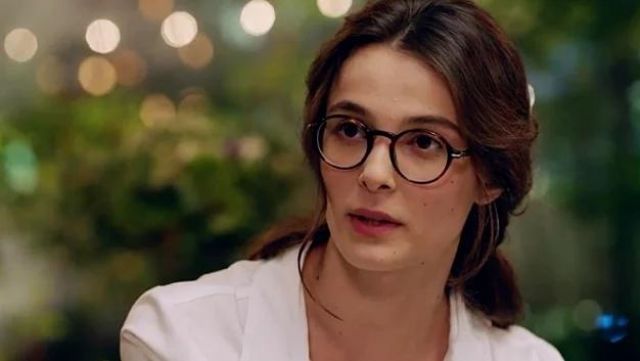 Glasses of view Büşra Develi (Bilge Görgün) in the FI-series.