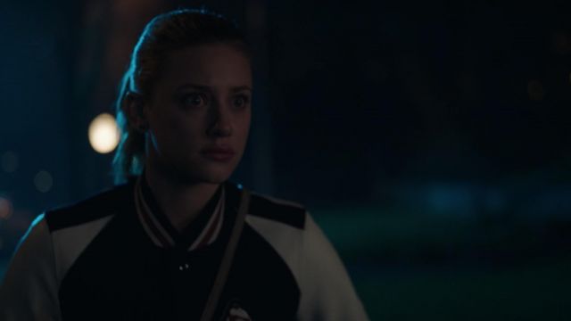 The jacket Coach Varsity Jacket from Betty Cooper (Lili Reinhart) in Riverdale S02E22