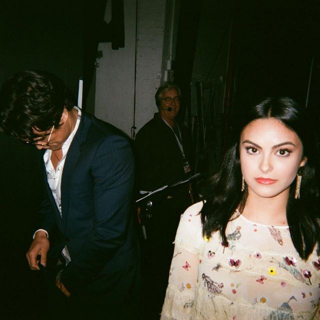 Earrings half-moon Camila Mendes at the CW Television Network Upfront