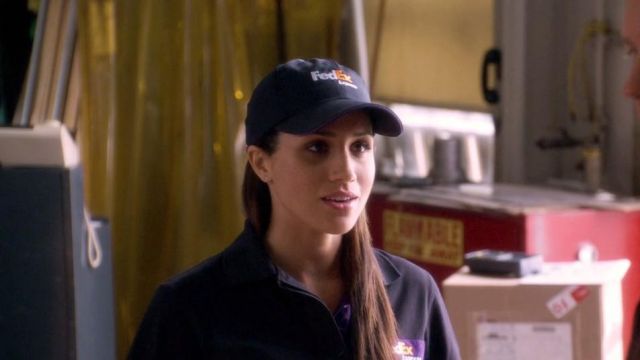 FedEx express polo shirt worn by Jamie (Meghan Markle) as seen in Horrible Bosses