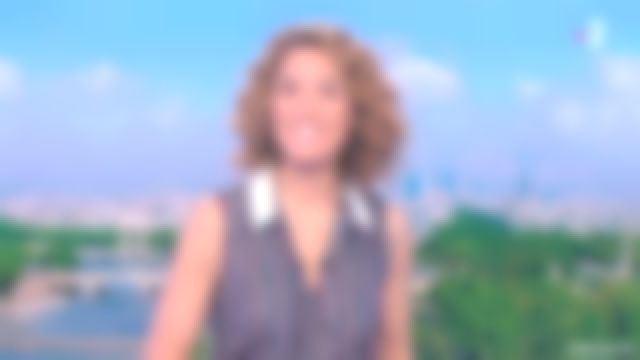 The top mesh and twill silk Marie-Sophie Lacarrau in The 13H de France 2, 17/05/2018