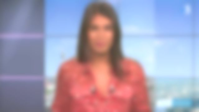 La chemise rouge imprimée de Emilie Tran Nguyen dans le 12/13 du 22/05/2018