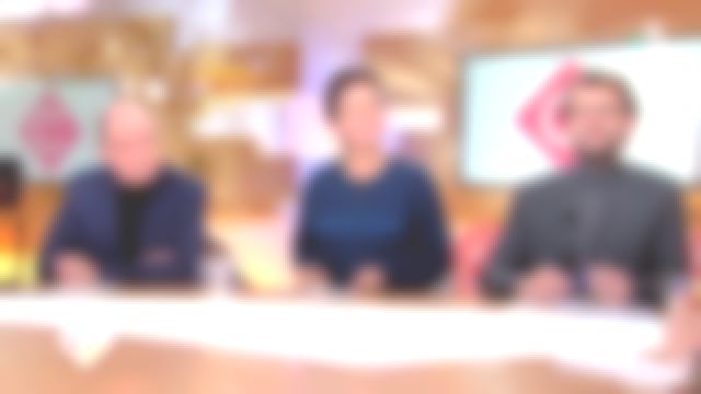 Le sweat Bain de minuit de Marion Ruggieri dans C à vous du 02/02/2018