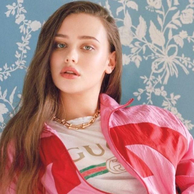 Gucci Zip-Front Techniques Veste en Nylon w/ GG Intarsia porté par Katherine Langford pour L'Officiel photoshoot sur Instagram