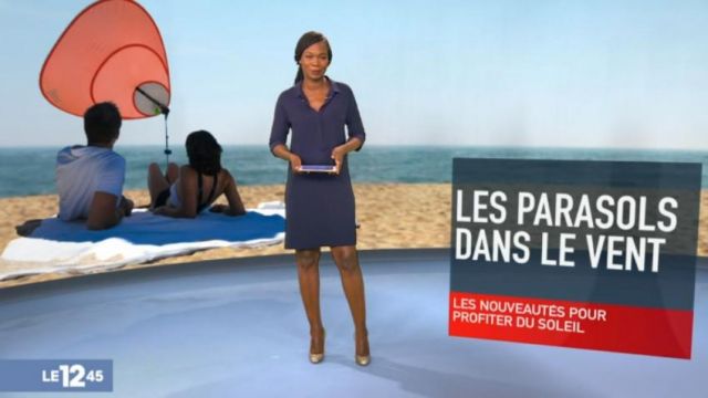 The navy dress with lace openwork on the shoulders of Kareen Guiock in The 12:45 24/05/2018