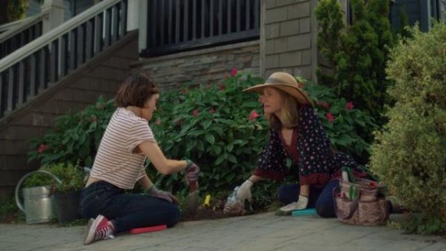 Converse Chuck Taylor Low Top Sneakers in red worn by Stella Abbott (Lucy Hale) as seen in Life Sentence S01E02