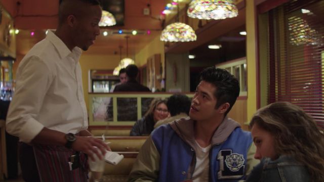 Le blouson de la Liberty High School de Zach Dempsey (Ross Butler) dans 13 Reasons Why S02E07