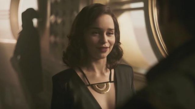 Gold necklace worn by Qi'ra (Emilia Clarke) as seen in Solo: A Star Wars Story