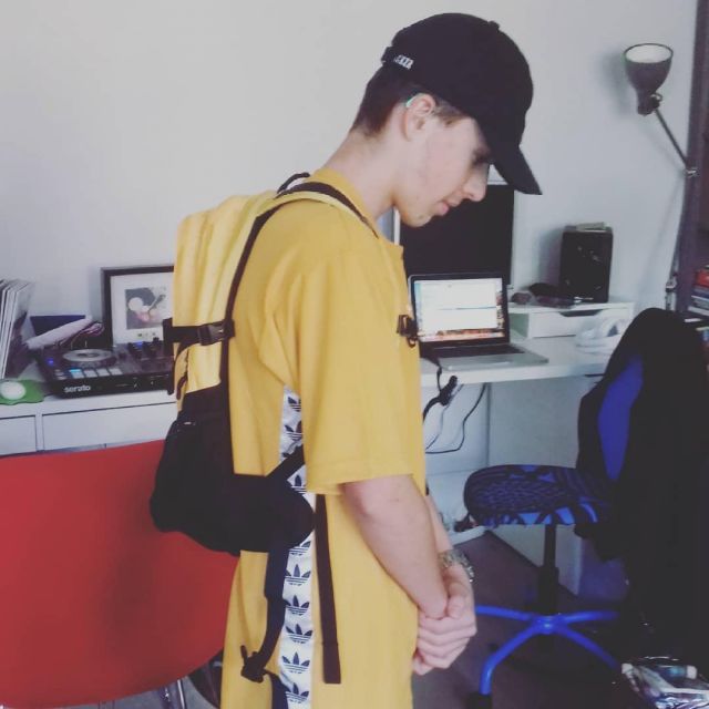 The backpack in yellow The North Face of Emilien on Instagram