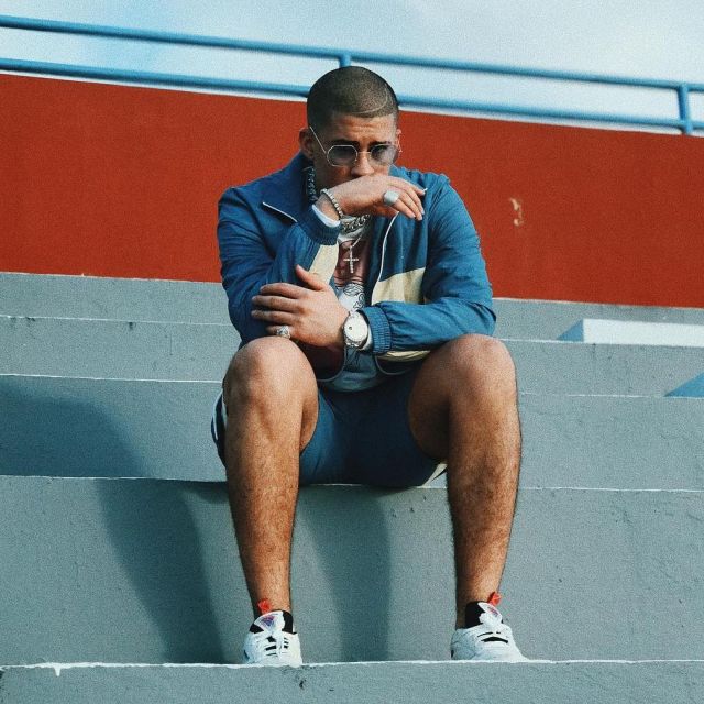 Sunglasses Ray-Ban hexagonal worn by Bad Bunny on his account Instagram