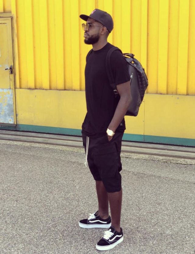 Les sneakers Vans Old Skool noires de Samuel Umtiti sur son compte Instagram