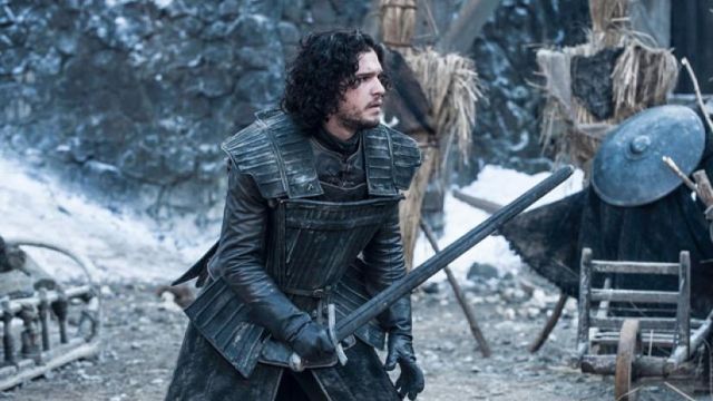 L'épée Longclaw de Jon Snow (Kit Harrington) dans Game of Thrones S04E04