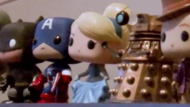 La figurine Funko Pop Cendrillon dans la vidéo YouTube Chansons françaises : le moment où ça a merdé (critique) de LinksTheSun