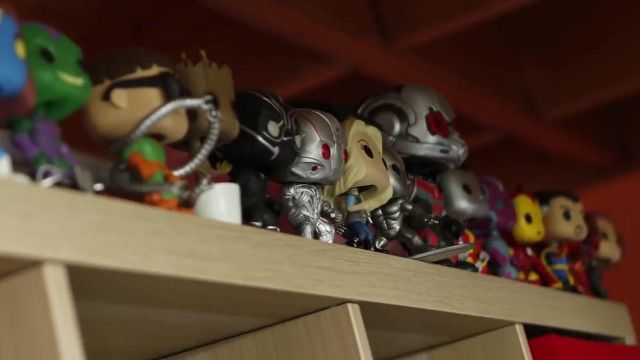 The figurine Funko Pop Dr. Strange in the YouTube video The Avengers in the Living room ! of LinksTheSun