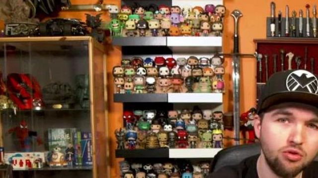 La figurine Funko POP! Buzz l'éclair - Buzz lightyear (Toy Story) dans la vidéo YouTube Polisse - 50/50 de LinksTheSun