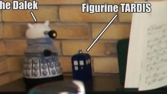 The miniature Tardis (Dr Who) No, but have you seen what you listen to 09 - gag reel of Linksthesun