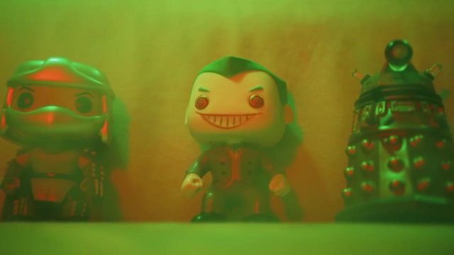 The figurine Funko Pop! The Joker (DC Comics), as seen in the video youtube "Avengers lounge" LinksTheSun