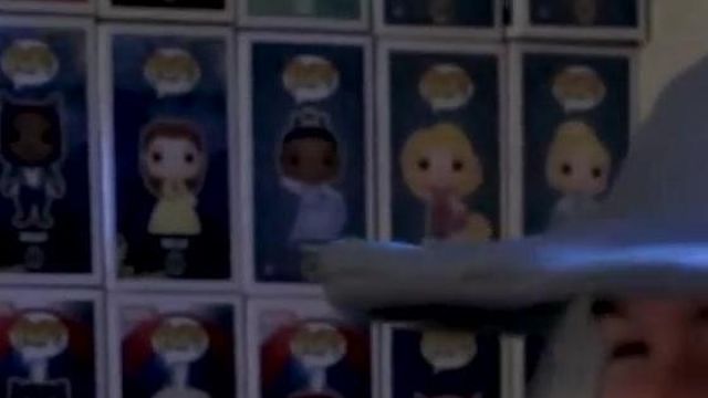 The figurine Funko Pop Cinderella (Disney) in the video youtube's "kitchen of the Lembas elvish of LinksTheSun