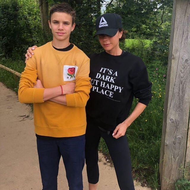 Sweatshirt black "Dark purpose " happy place" Victoria Beckham on Instagram